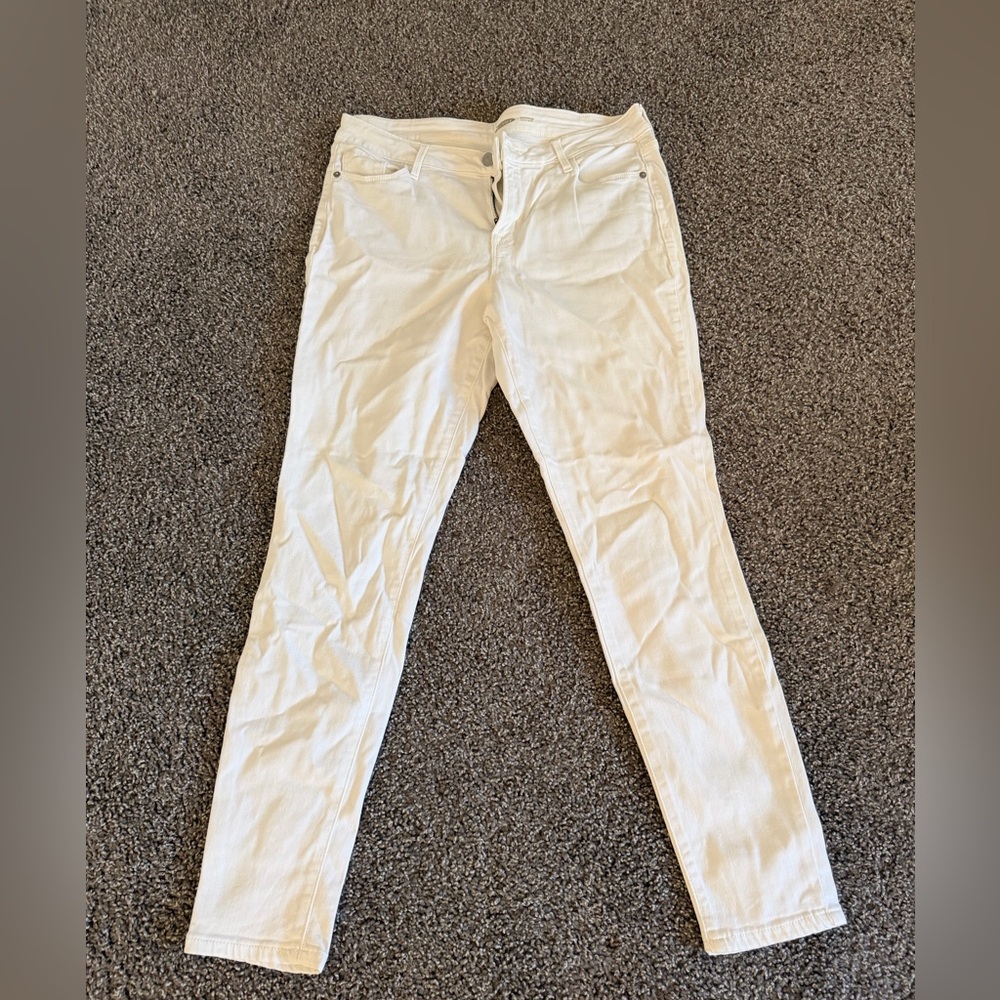 Old navy white rockstar skinny jeans